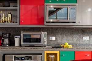 Read more about the article How To Clean Your Microwave