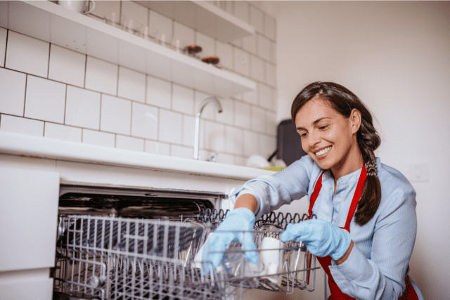 You are currently viewing How To Clean Your Airbnb Dishwasher