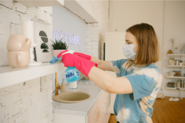 how-to-make-a-green-clean-in-your-apartment-2