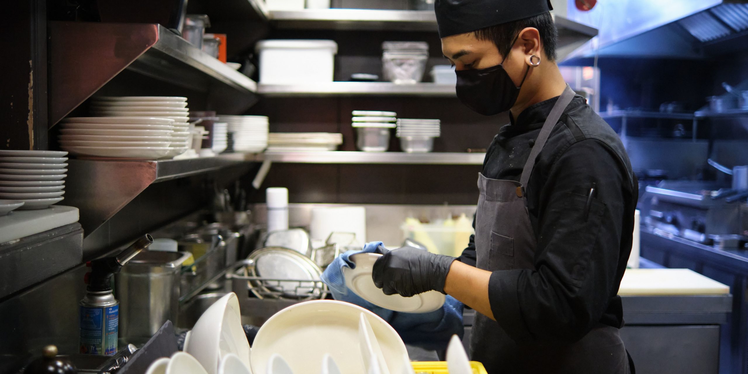 You are currently viewing Tips To Keep Your Restaurant Clean And Attract More Customers