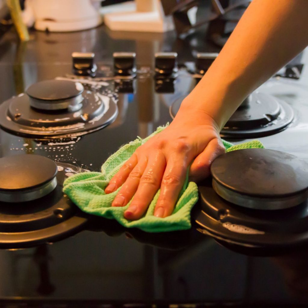 What Cleaning Products Are Safe And Effective For Use In A Restaurant cleaning a kitchen
