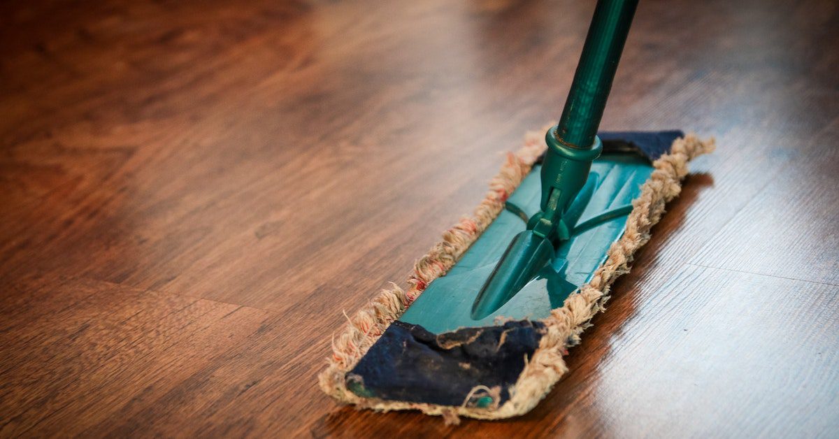 Efficient Work Area Cleaning: Tips
