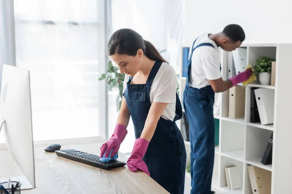 Read more about the article Sparkling Workspaces: Office Cleaning