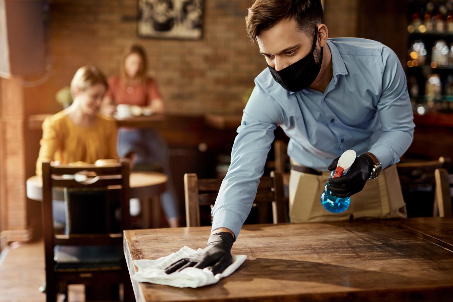 Read more about the article Spotless Dining: Professional Restaurant Cleaners