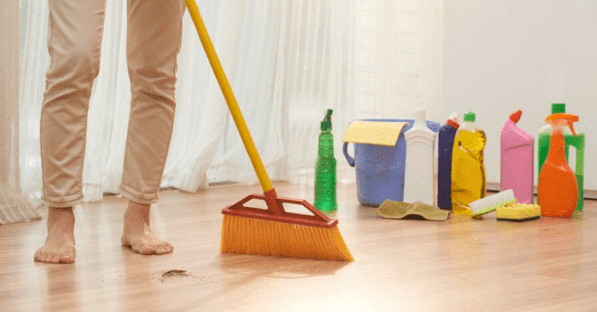You are currently viewing Efficient Cleaning Hacks for Small Apartments
